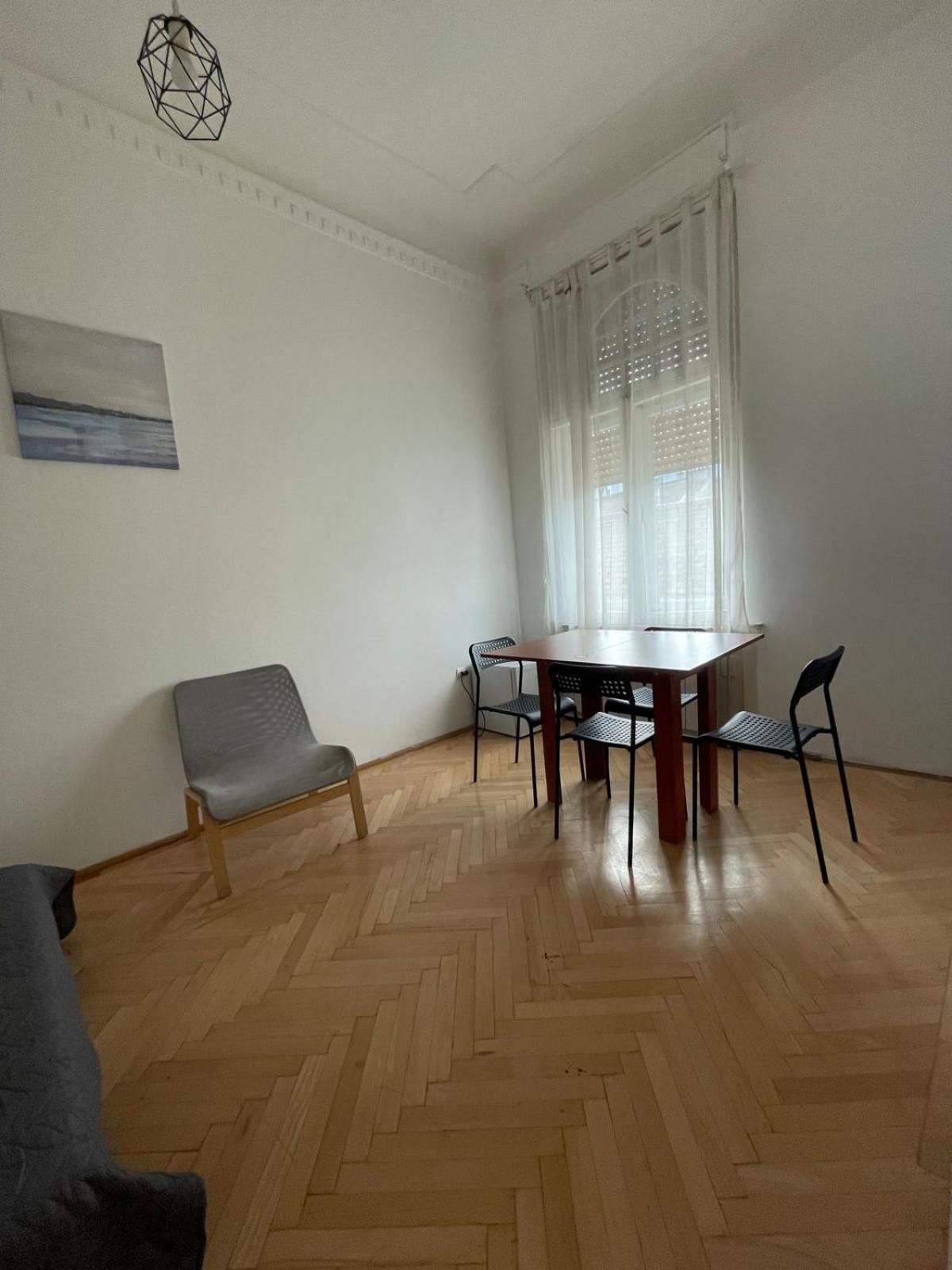 White Pearl Rooms Near Gozsdu Budapest Eksteriør billede