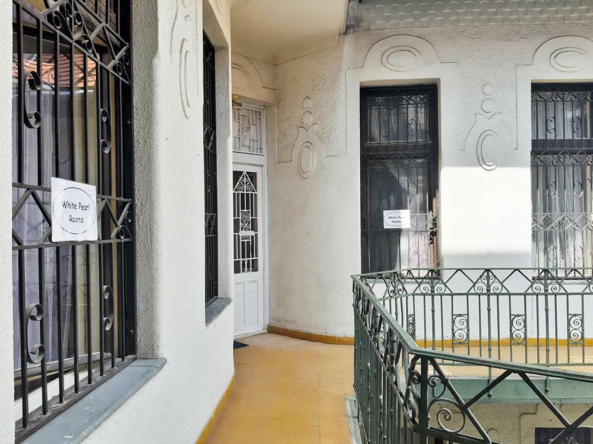 White Pearl Rooms Near Gozsdu Budapest Eksteriør billede